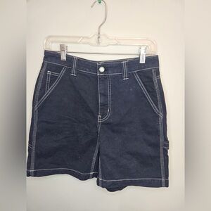 TNA Aritzia Greenwich Navy Blue Carpenter Utility Supply short
Size 2
Navy Blue